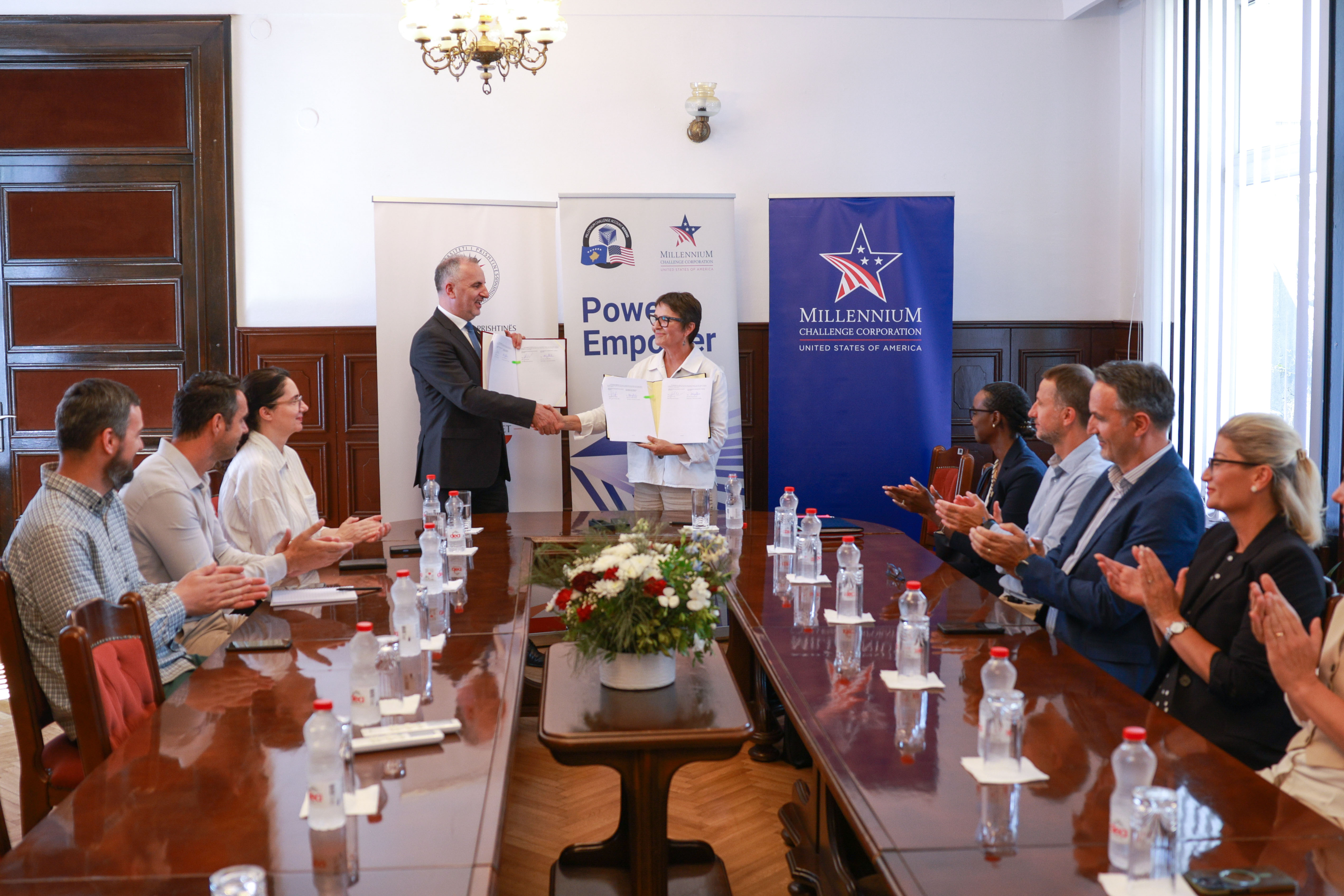 MCA-Kosova dhe Universiteti i Prishtinës nënshkruajnë marrëveshje për të avancuar kapacitetet e Kosovës në aftësitë energjetike